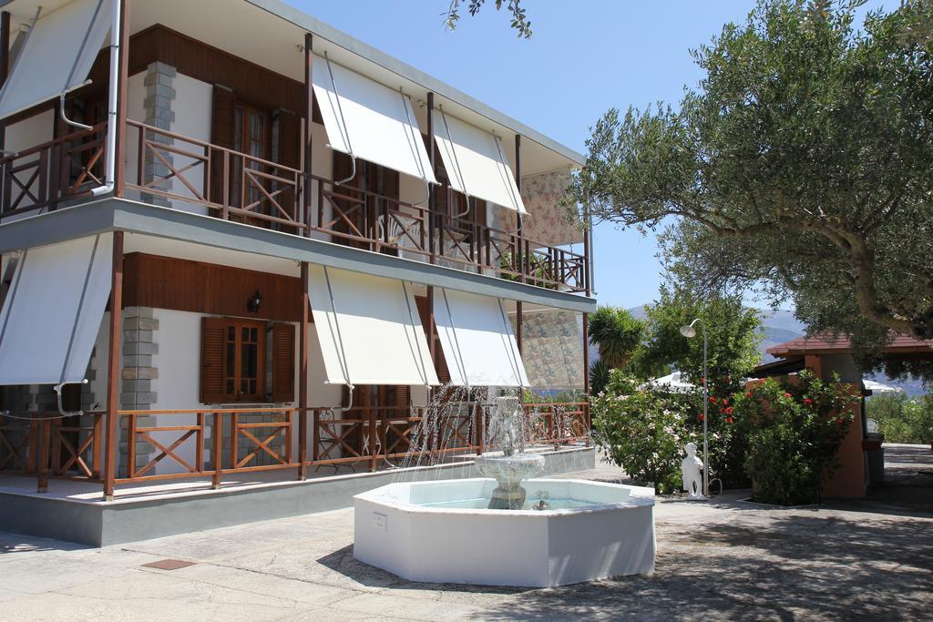 Circe Pansion Apartment Lixouri Exterior photo