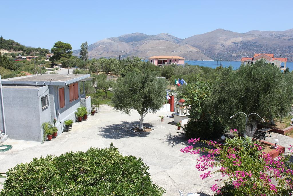 Circe Pansion Apartment Lixouri Exterior photo