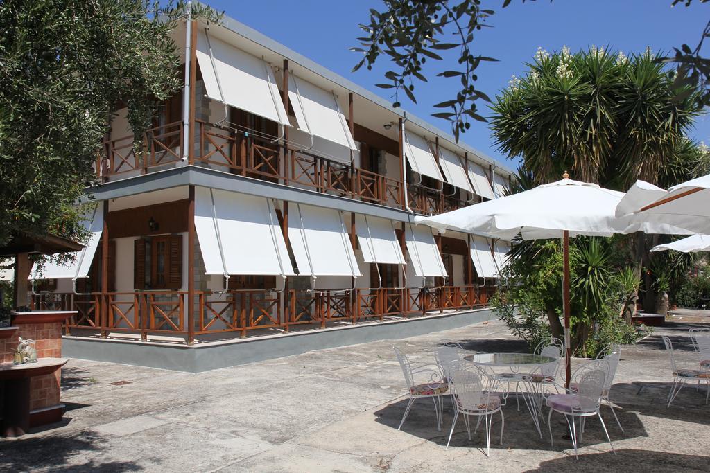 Circe Pansion Apartment Lixouri Exterior photo
