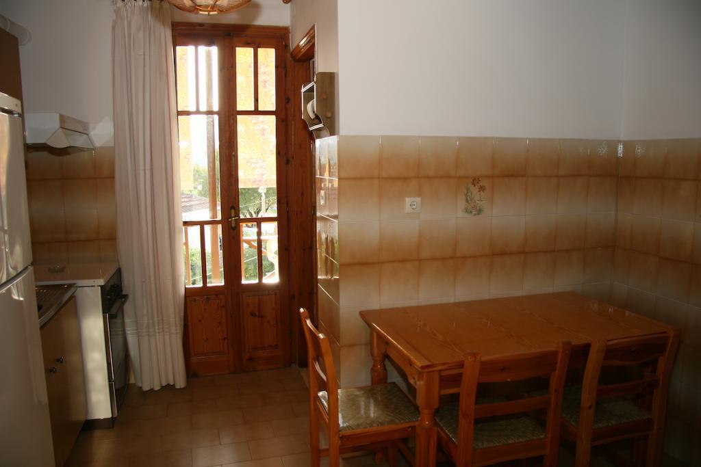 Circe Pansion Apartment Lixouri Room photo