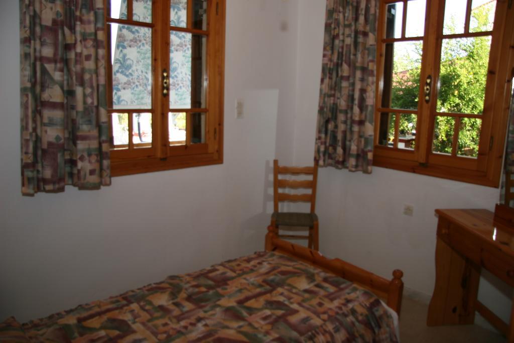 Circe Pansion Apartment Lixouri Exterior photo