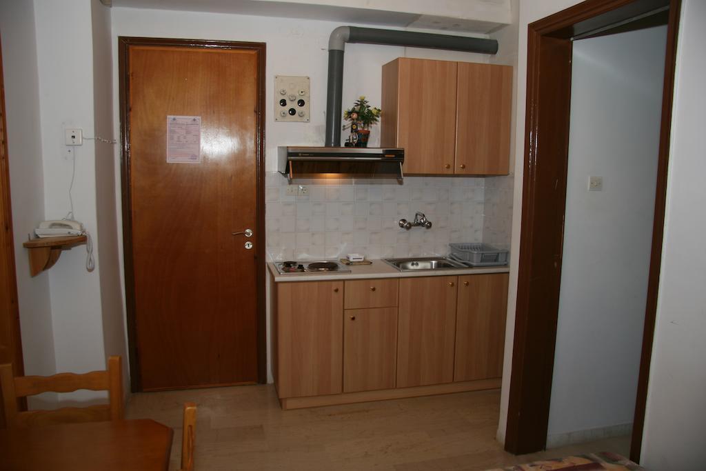 Circe Pansion Apartment Lixouri Exterior photo