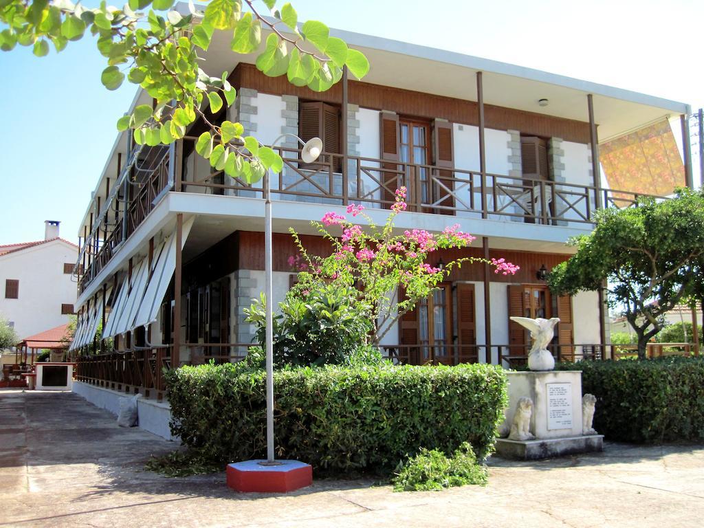 Circe Pansion Apartment Lixouri Exterior photo