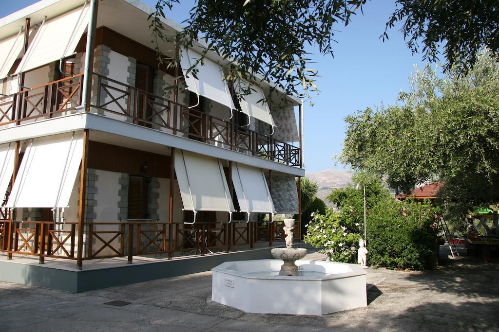 Circe Pansion Apartment Lixouri Exterior photo